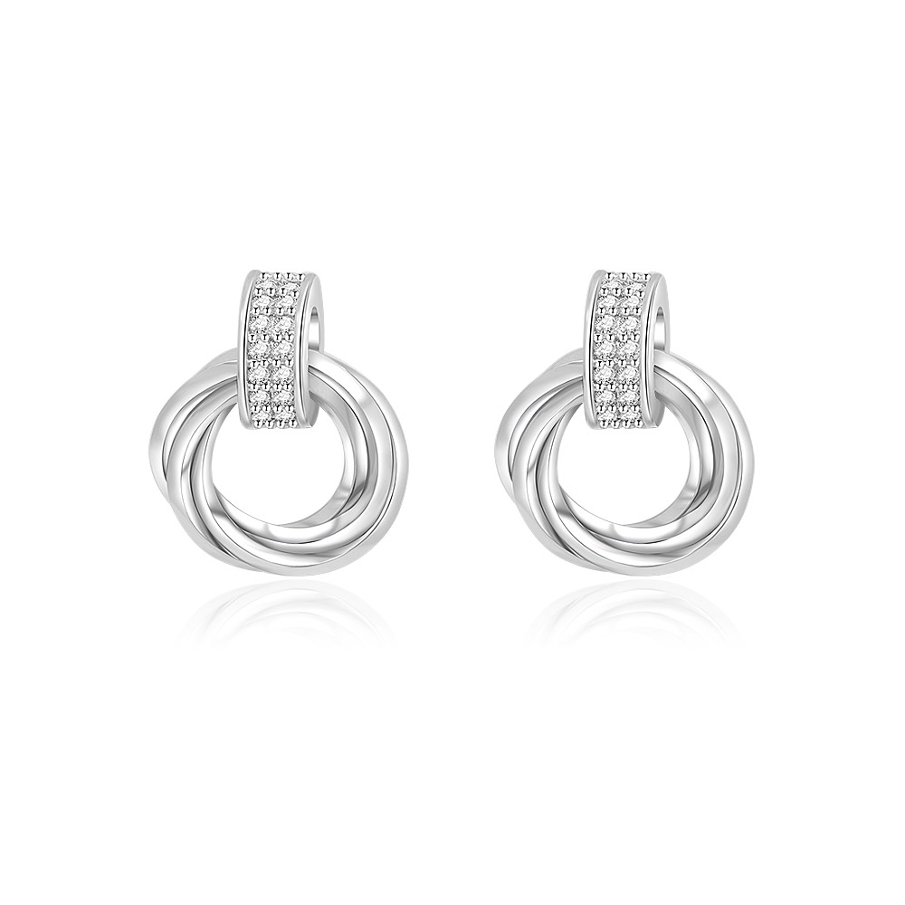 Chic Circle Interlock Studs